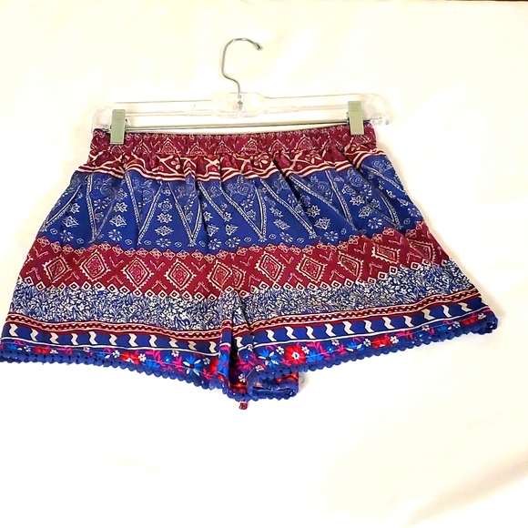 Hollister Drawstring Pom-Pom Shorts - Picture 2 of 5